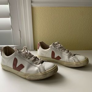 VEJA women’s trainers